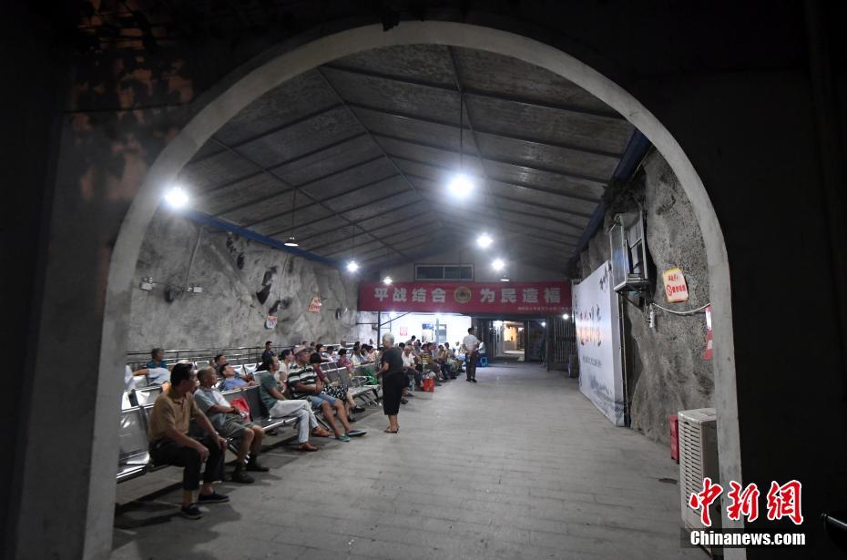 A museum hosted a night event with live music and food trucks to attract young visitors