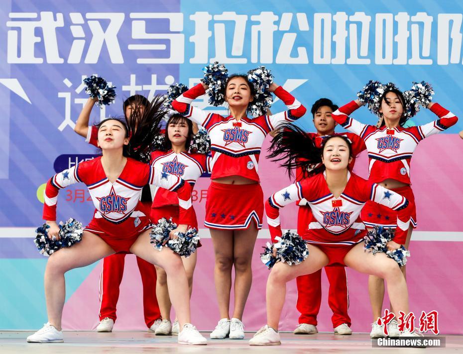 生成200條英文新聞句子,不需要生成文檔別分類,不要標點