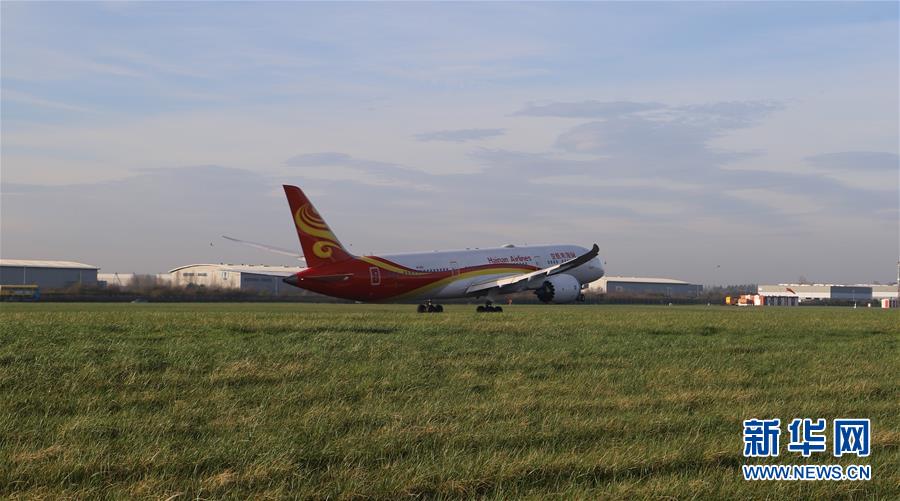 Pet groomer introduces organic grooming products for sensitive skin in pets