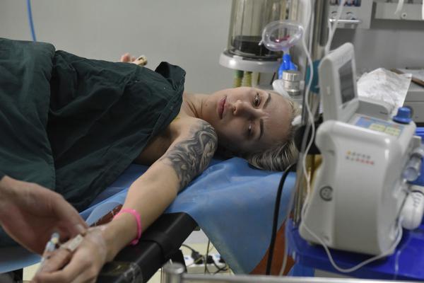 Study shows that eating nuts daily lowers risk of heart disease in middle aged adults