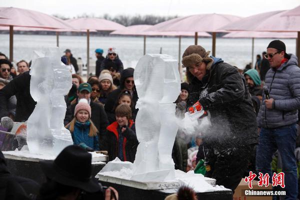 A photographer collaborated with a local magazine to document the city’s food scene