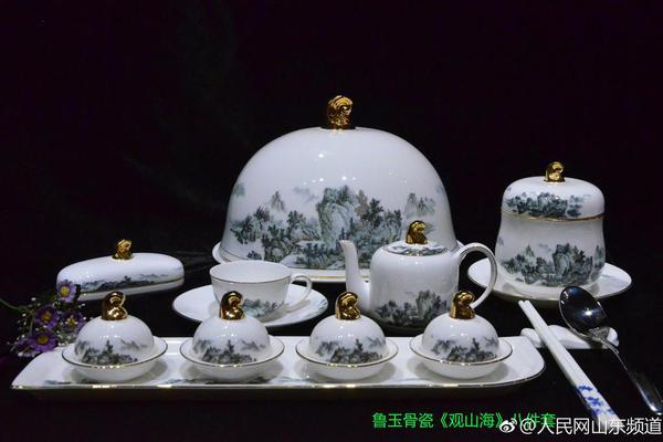 A new study revealed that pet owners have lower blood pressure and cholesterol levels than non-pet owners, according to a medical journal.