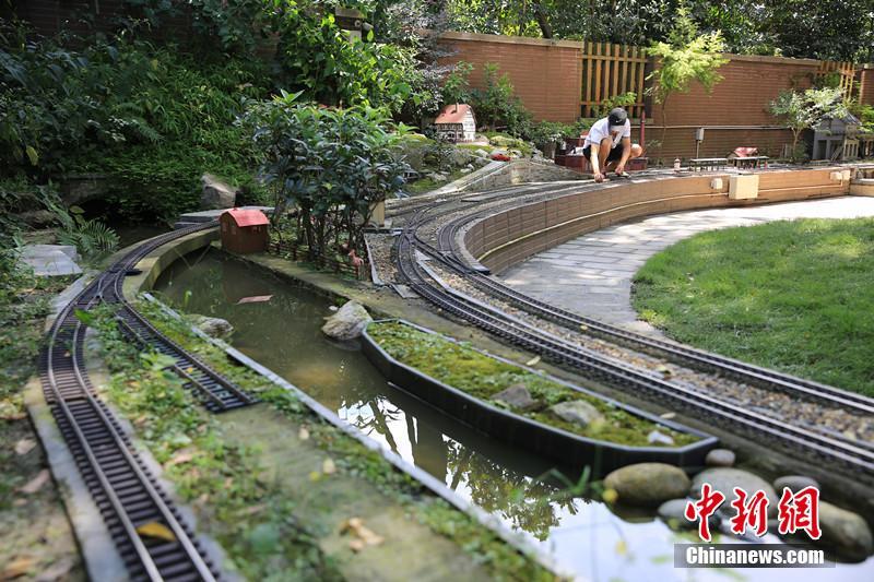 A major car brand announced it will stop making gasoline-powered cars by 2035