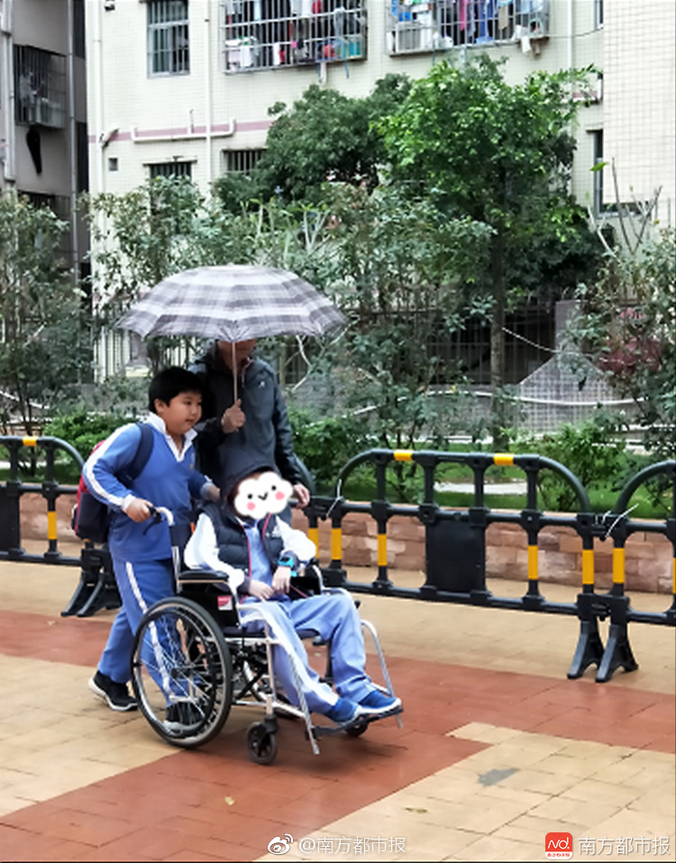 A cyclist broke the national record for the 50-kilometer race by 2 minutes