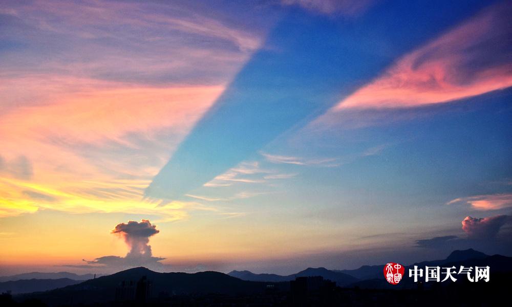 Scientists built a solar panel that can generate electricity even on cloudy days