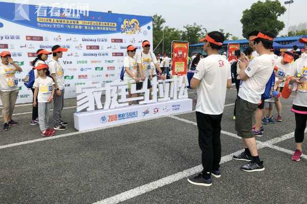 A local café partnered with a local charity to donate a meal to a homeless person for every coffee sold