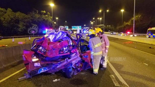 A hotel added a rooftop bar with views of the city skyline
