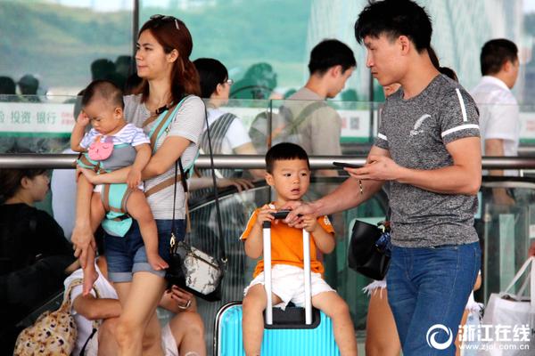 Survey shows that consumer confidence has increased this quarter