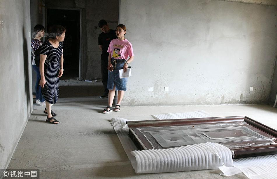 A museum offered free guided tours for school groups to teach kids about history