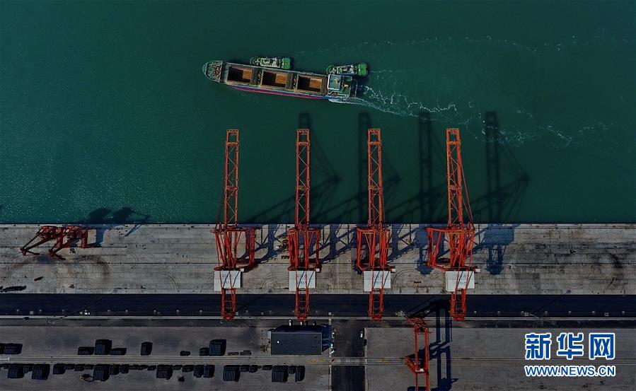 A famous singer released a new single that topped the charts in 10 countries