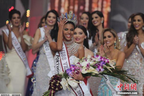 Car manufacturers announced plans to standardize charging ports for all electric vehicles by 2028