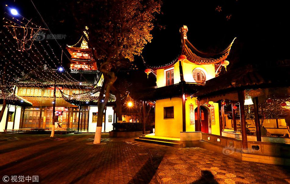 The government started a program to help small businesses create online stores