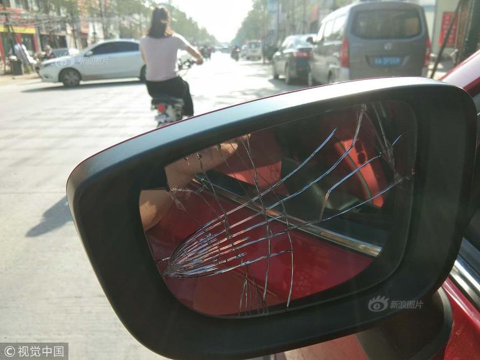 Scientists have discovered a new species of deep-sea shrimp that can survive in extremely high-temperature vents