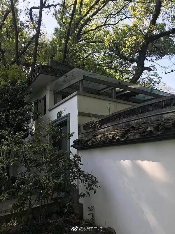 A school district announced it will provide free school supplies to all students starting next semester