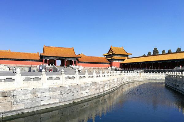The community center offered free cooking classes focused on healthy, low-cost meals