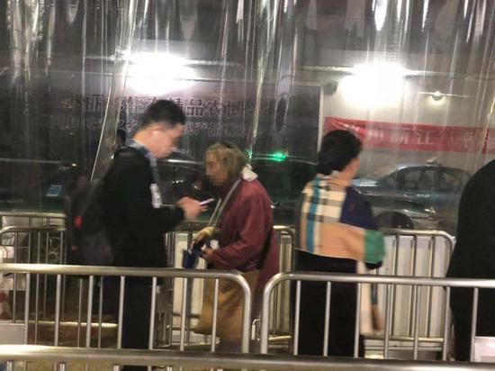 Theater group performs original play about local history at community center