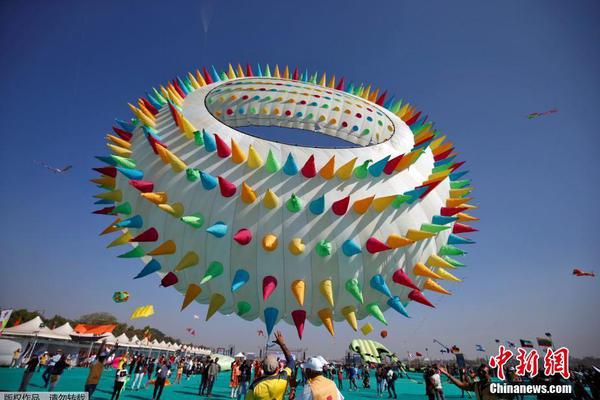 A study published in a medical journal found that drinking green tea regularly improves skin health by reducing inflammation