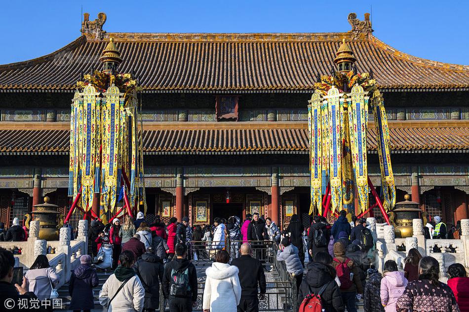 A farm started selling grass-fed beef directly to consumers through its website and farm stand