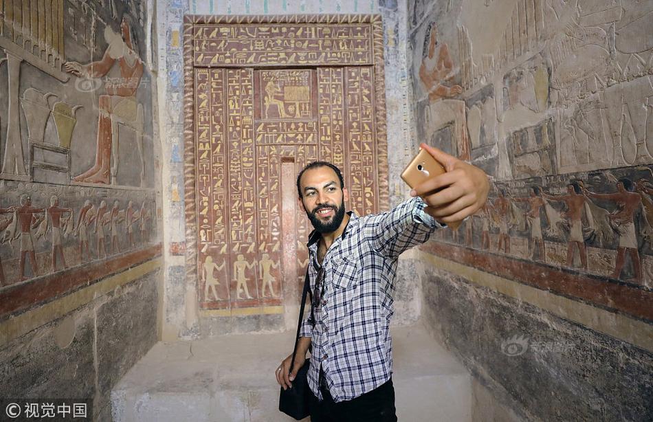 Ambulance service offers free first aid classes to community members