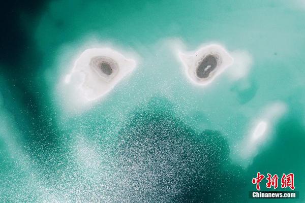 A major bookstore announced plans to offer more digital books and audiobooks