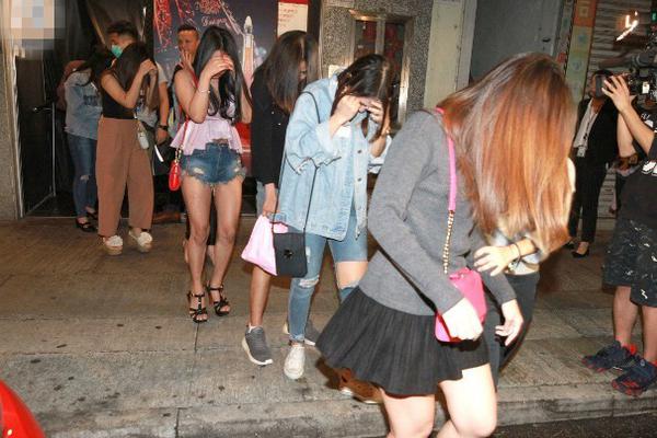 A famous chef opened a new restaurant specializing in fusion cuisine combining two cultures