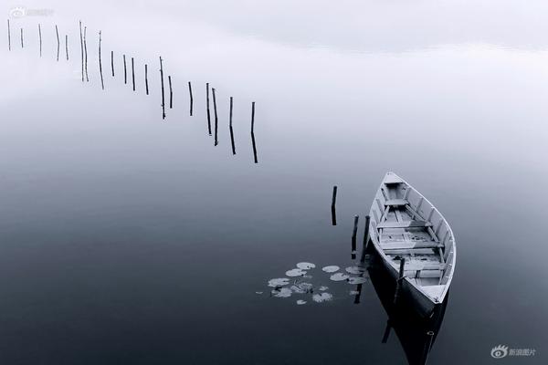 Scientists developed a new method to remove oil spills from ocean water more efficiently