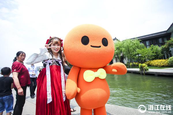 A bookstore chain started a program to donate books to prisons and community centers