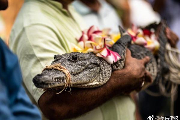 A fast-food chain announced it will remove artificial flavors from all menu items