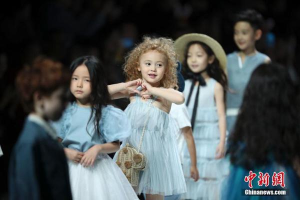 A well-known actress announced she will produce and star in a new TV series about women's history