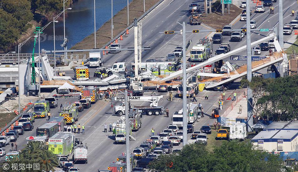 City holds parade to celebrate national holiday with local marching bands
