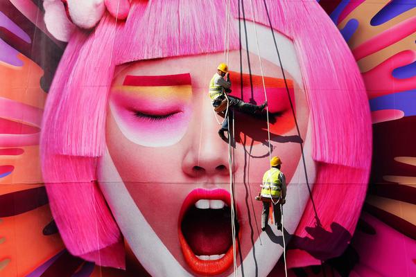 Postal service delivers holiday packages ahead of schedule this year