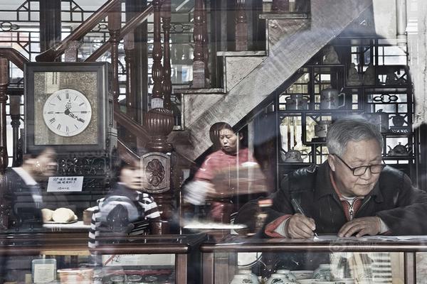 A new study showed that reading printed books improves comprehension better than digital devices