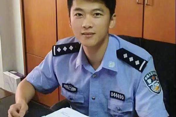 A school started a gardening club where students grow vegetables to donate to local food banks