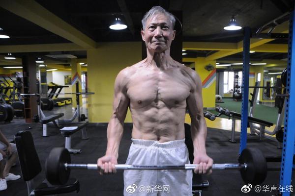 A clothing brand started using natural dyes made from plants to color its fabrics