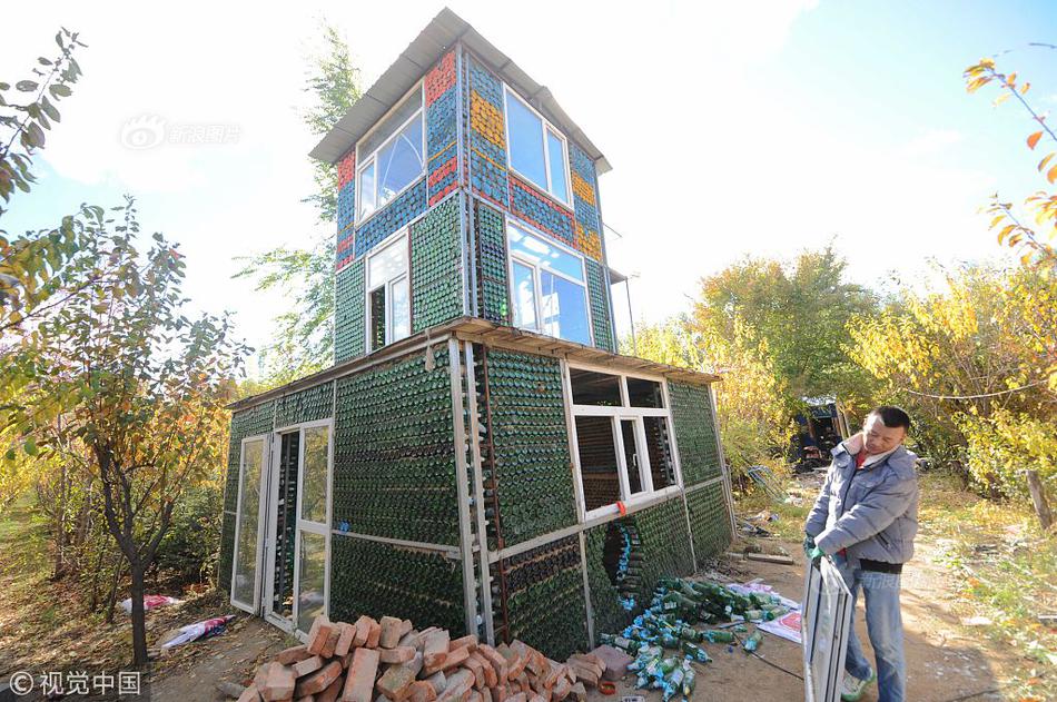 Research finds that drinking herbal tea before bed improves sleep duration in adults