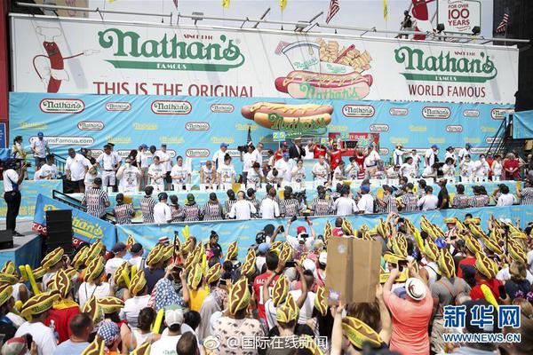 Elementary school takes students on field trip to local farm