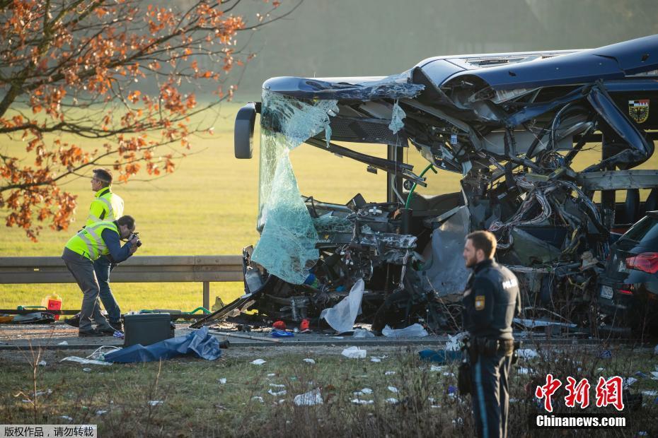 A hospital launched a smoking cessation program with free nicotine replacement therapy