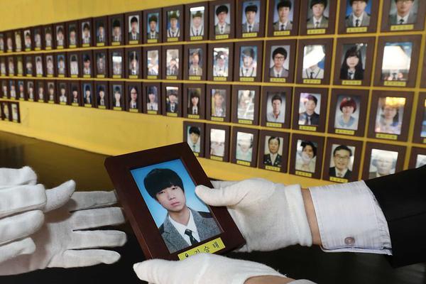 A local café hosted a trivia night on weekend evenings