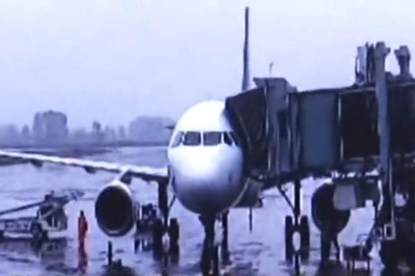 A major airline announced plans to replace older planes with more fuel-efficient models