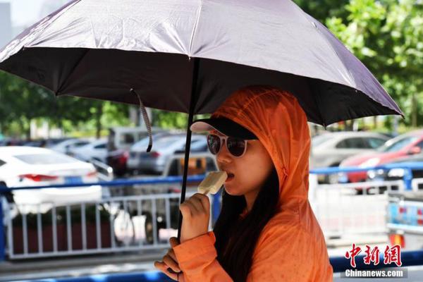 A university opened a new research lab focused on developing sustainable battery technologies