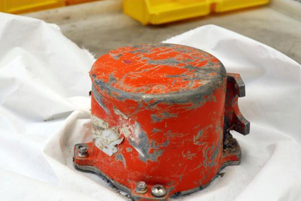 Study finds that reading physical books improves comprehension better than e books