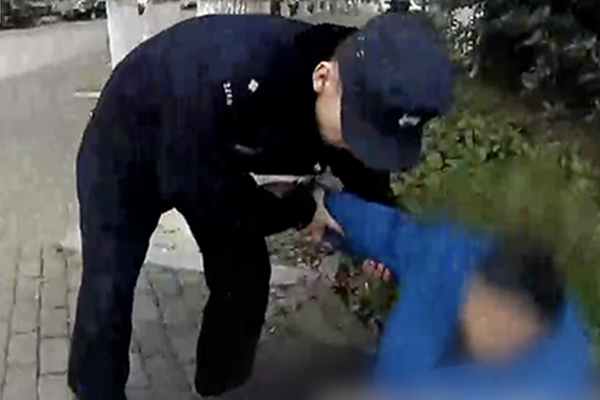 A coffee chain announced it will offer free coffee to customers who bring their own reusable cups