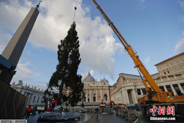 A fire department visited local elementary schools to teach fire safety to 300+ kids