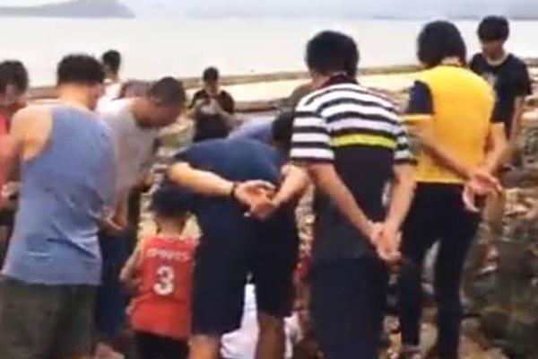 A severe thunderstorm caused hail damage to 200 homes in a suburban neighborhood