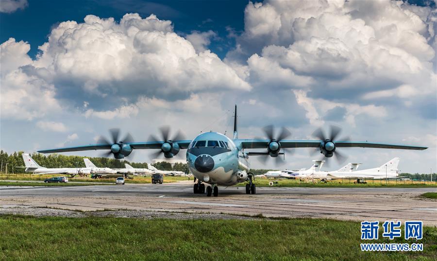 Local government organizes cleanup event for riverbank polluted by litter