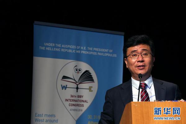 A school district started a mentorship program where experienced teachers help new hires