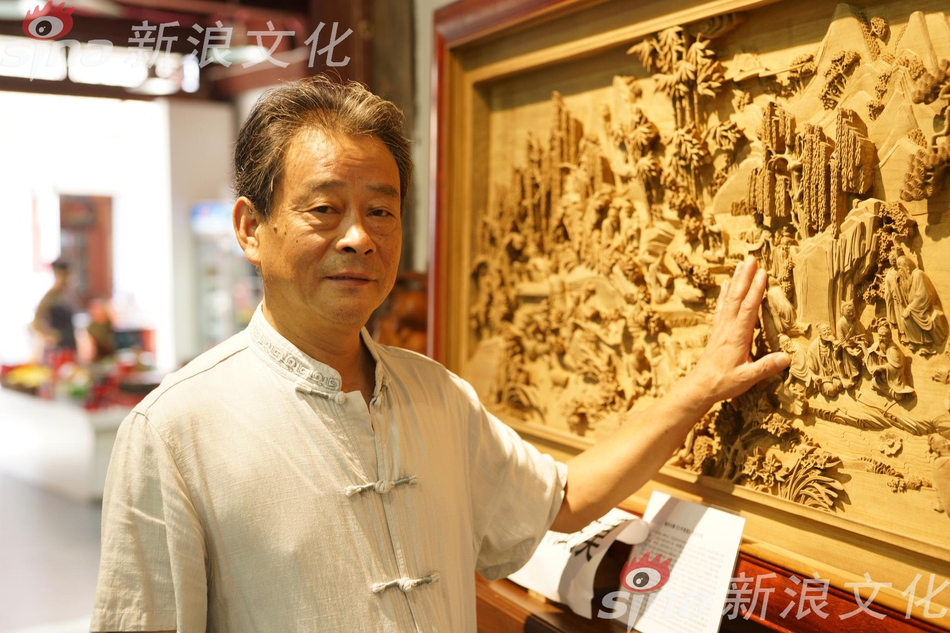 The government announced tax incentives for families who install energy-efficient windows