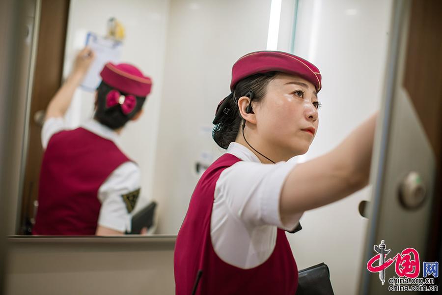 Firefighters use thermal imaging cameras to locate missing hiker in forest