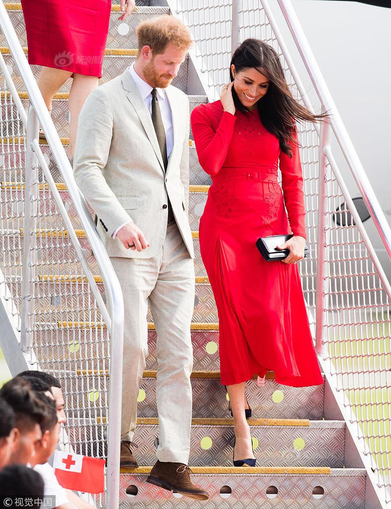 The Nobel Prize in Physics was awarded to three scientists for their discoveries in quantum computing and quantum mechanics.