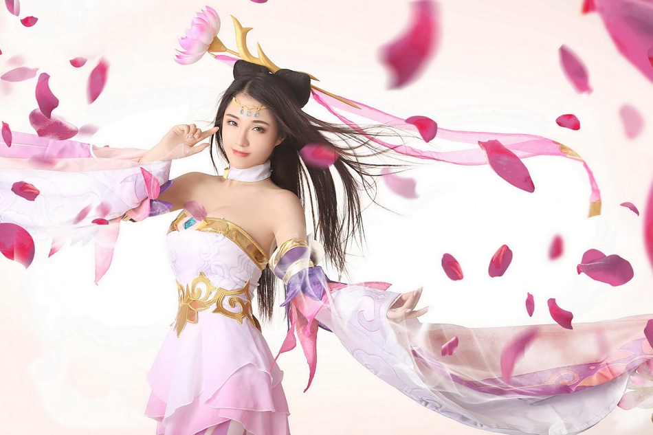 A museum hosted a concert featuring traditional music from a different culture